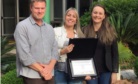 Anexa, foto dos professores (Schmidt, Raquel e Cristiane)